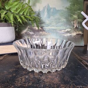 Vintage Clear Pressed Glass Serving Bowl | Sunburst Floral Design & Fluted Sides
